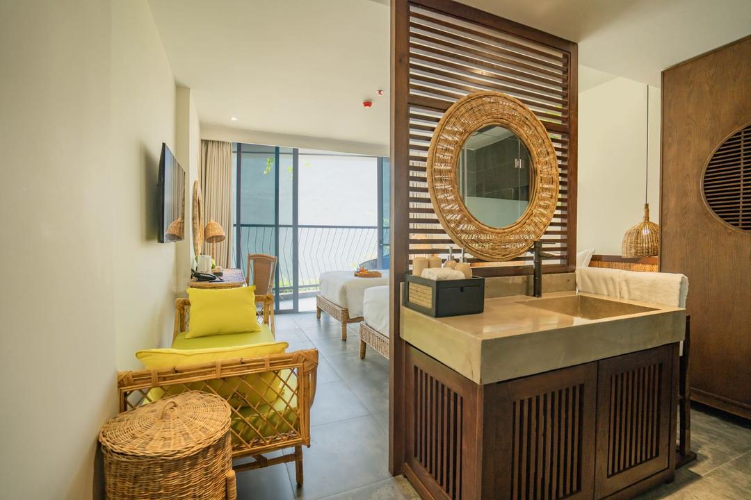 Banana Sunset Room