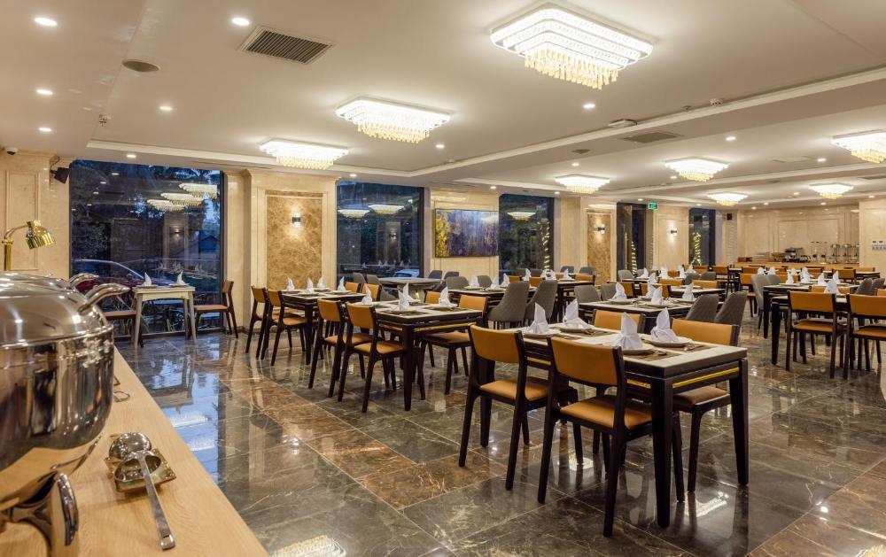 Deluxe Suite with Sea View