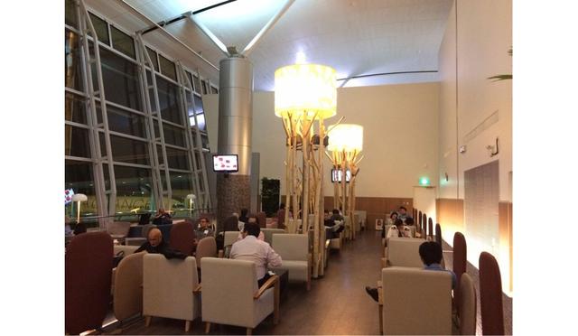 Phòng chờ Thương gia Rose Lounge Quốc tế tại sân bay Tân Sơn Nhất